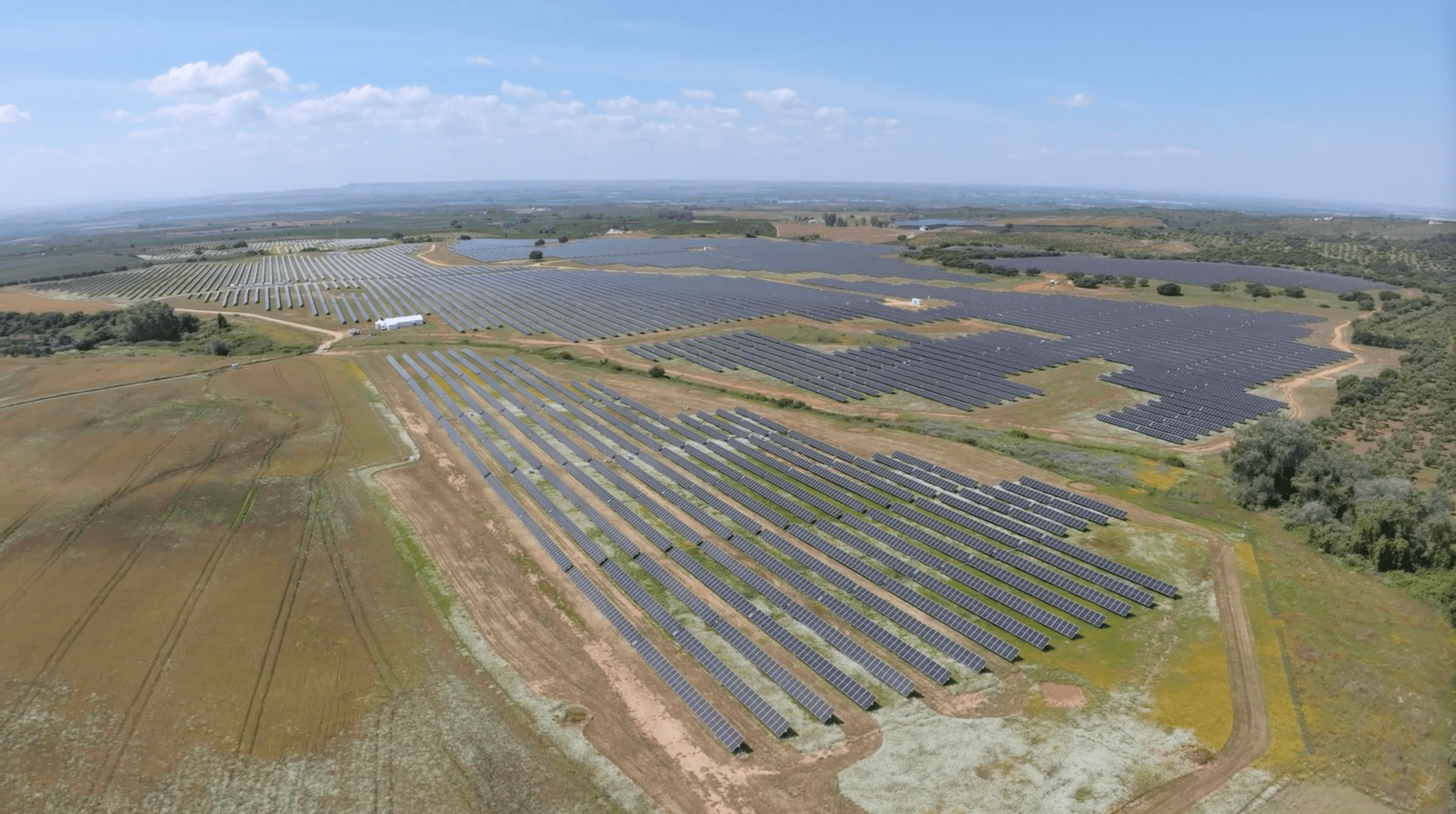 Avery Dennison signs a vPPA with Zelestra for renewable energy capacity from its 44 MWdc Las Rozas solar plant in Spain